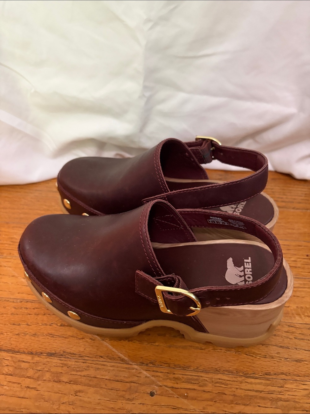 Sorel Maroon Leather Platform Clogs with Gold Studs - Picture 2 of 5